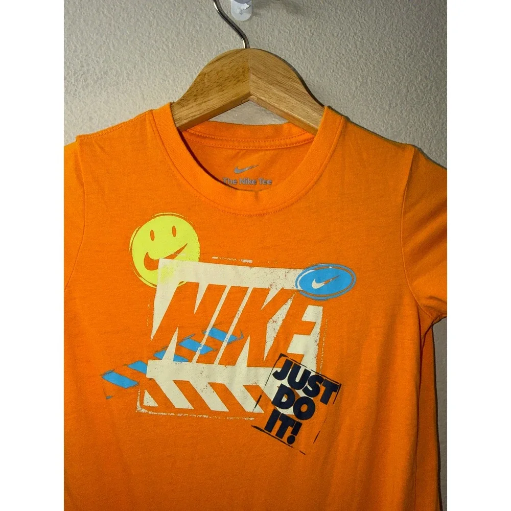 Boys Nike Shirt Size 5